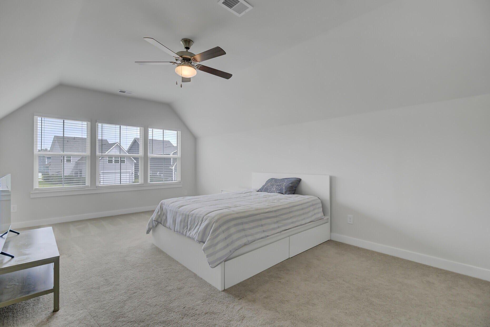 Lynx Ln, Summerville, SC 29483