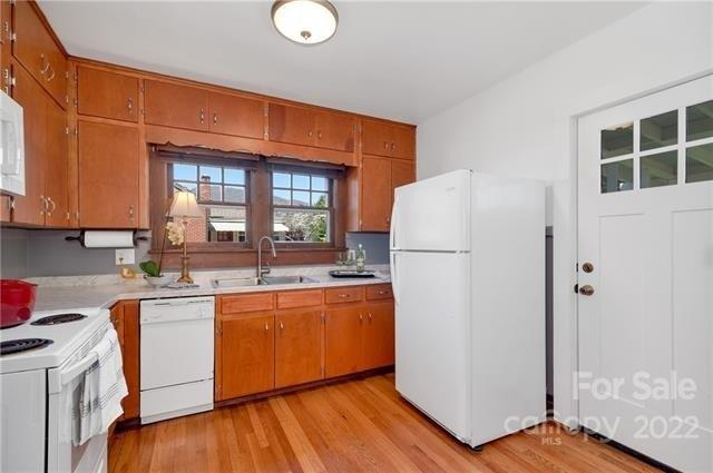 Maple St, Waynesville, NC 28786