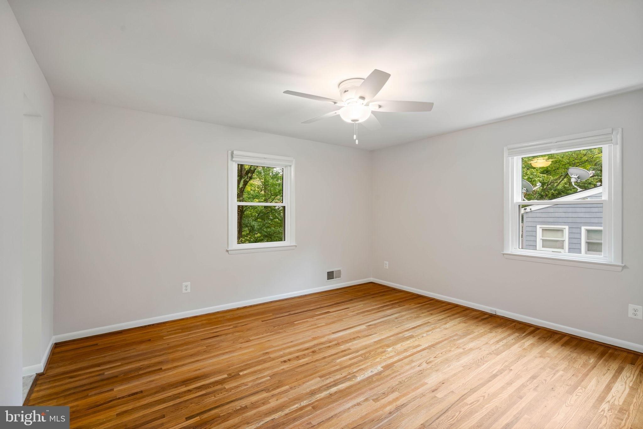 Hadlow Dr, Springfield, VA 22152