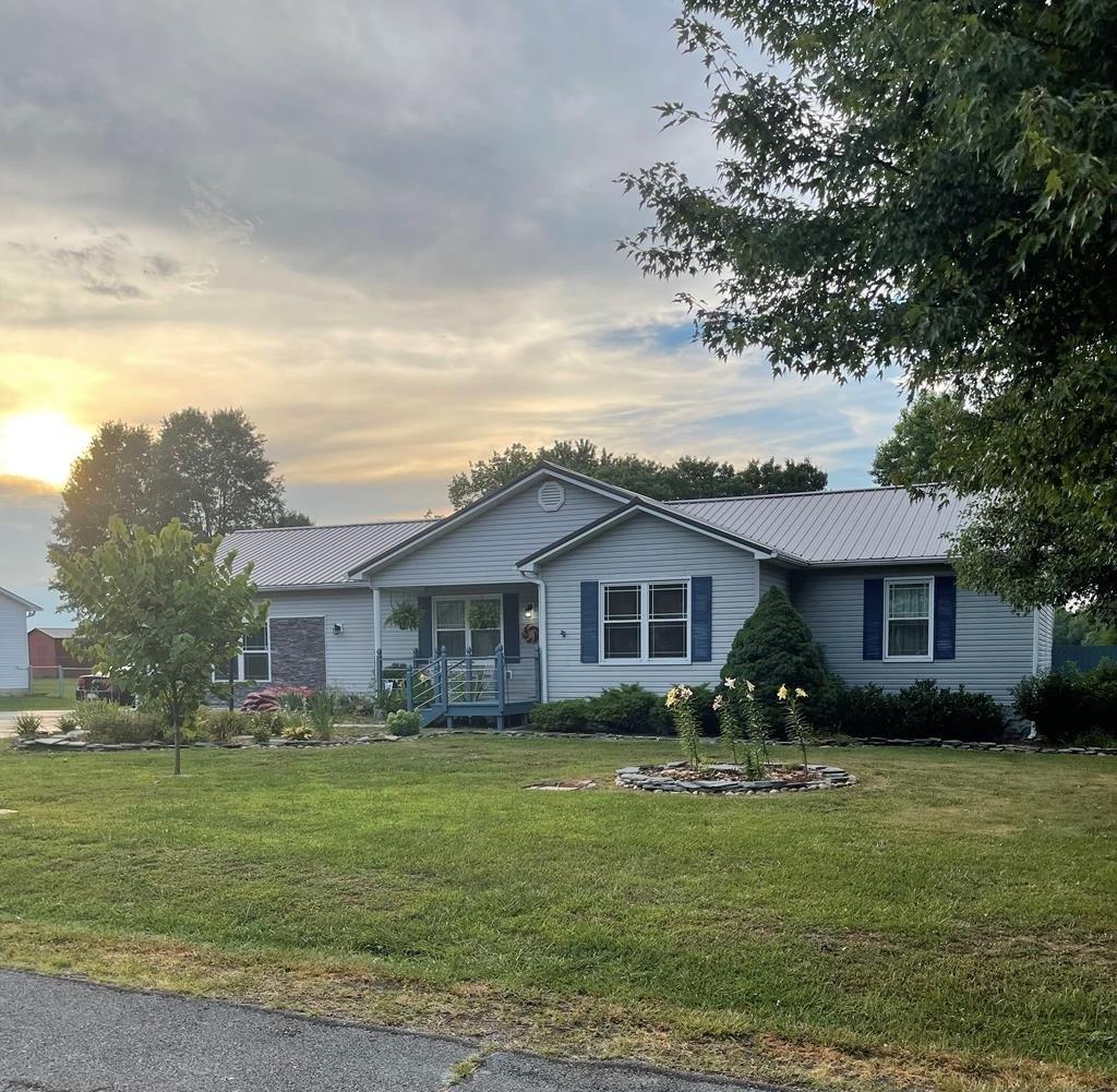 Walnut Trce, Sparta, TN 38583