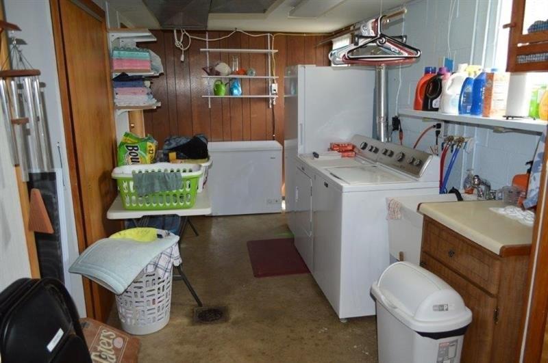 Highland Ave, West Alexander, PA 15376
