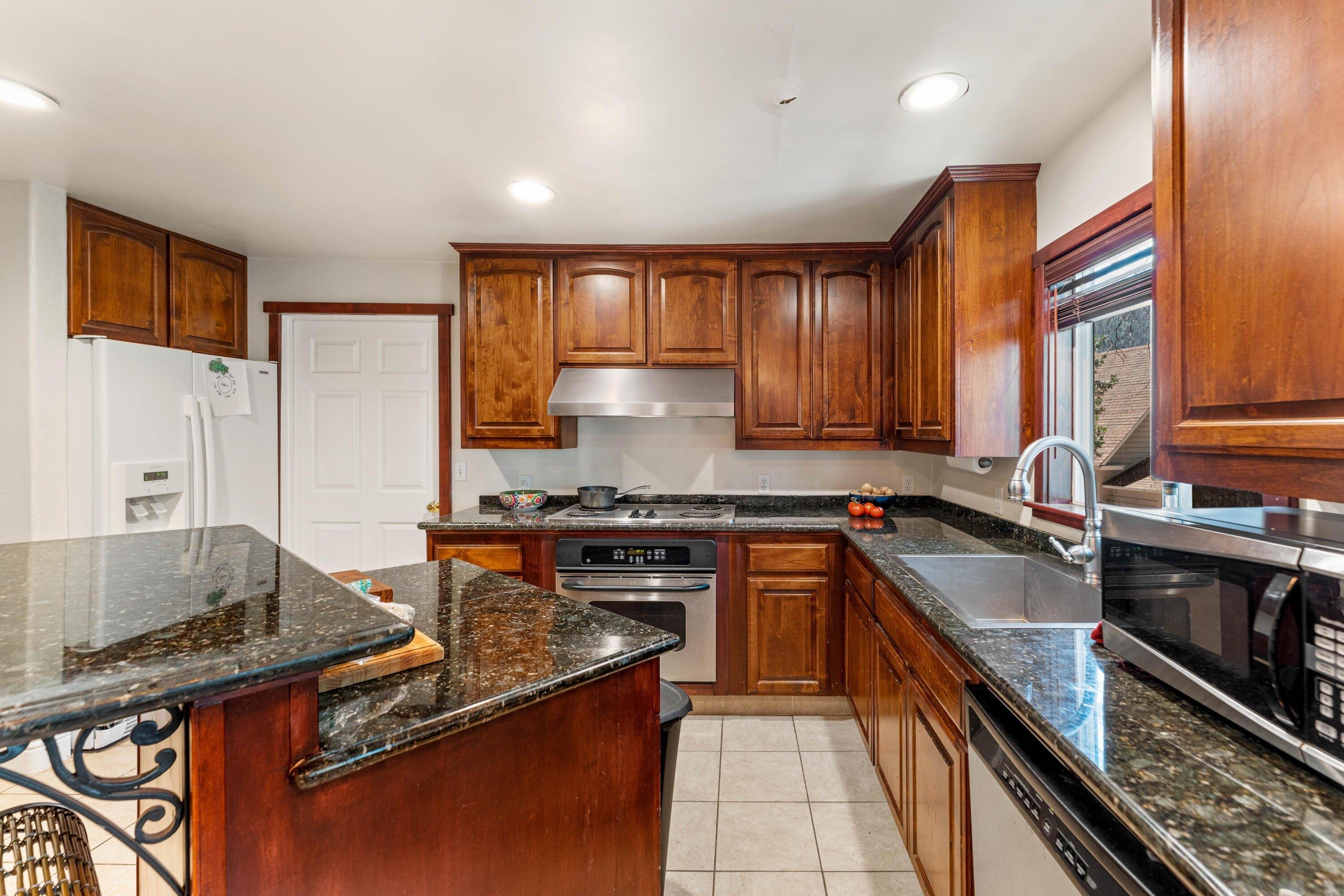 Shasta Ave, Dunsmuir, CA 96025