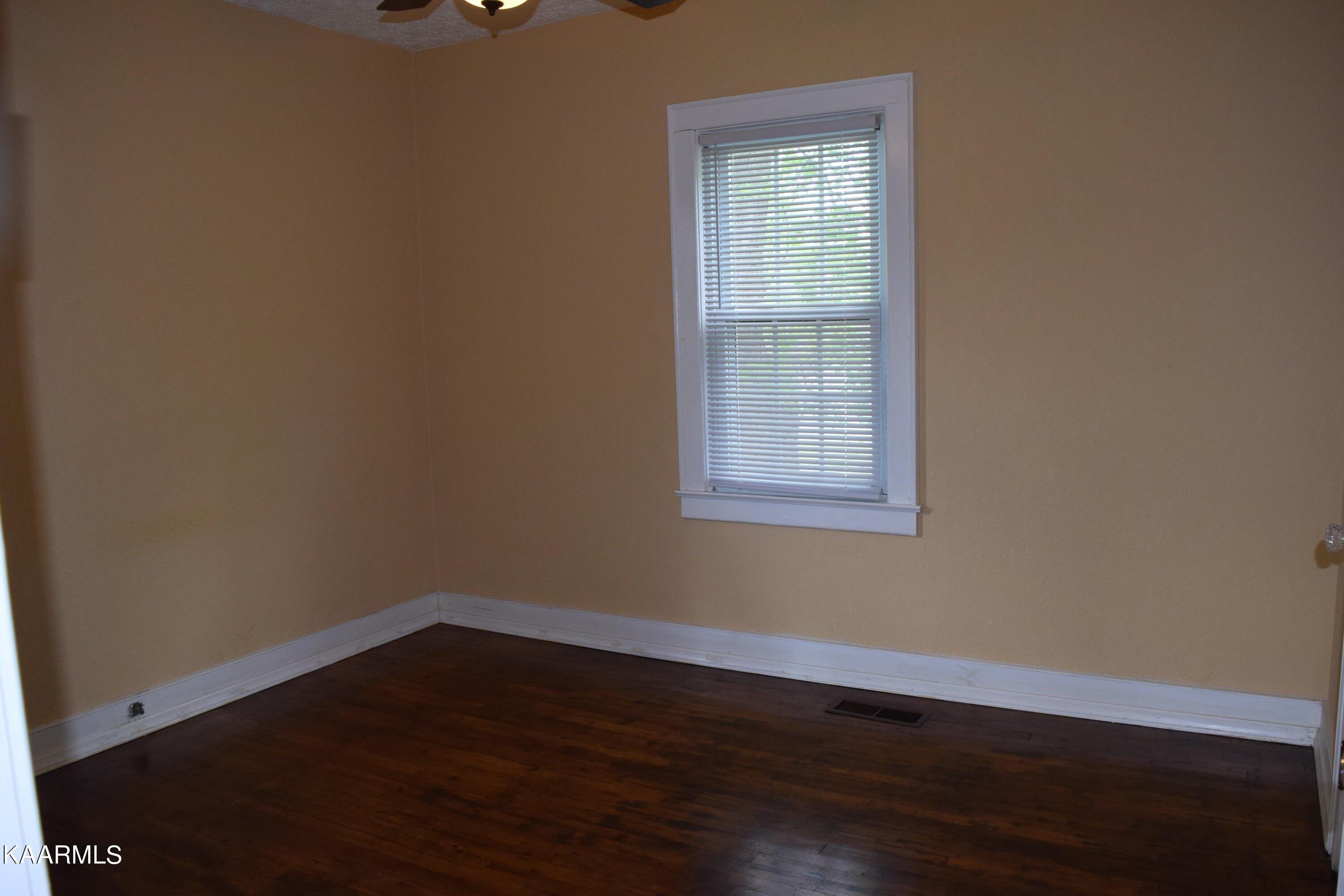 Crest Rd, Maryville, TN 37804