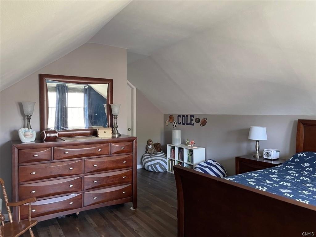 Crestwood Dr, Syracuse, NY 13212