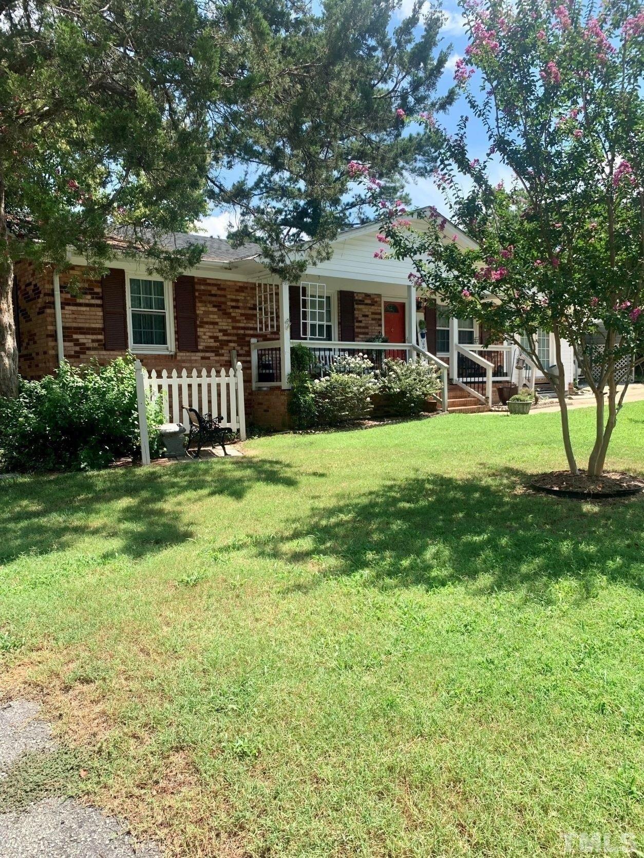 Willow Dr, Clayton, NC 27520