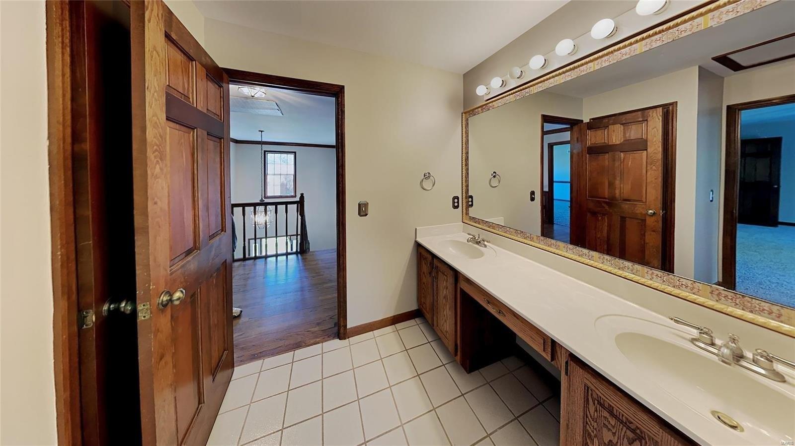 Woodmere Dr, Saint Charles, MO 63303