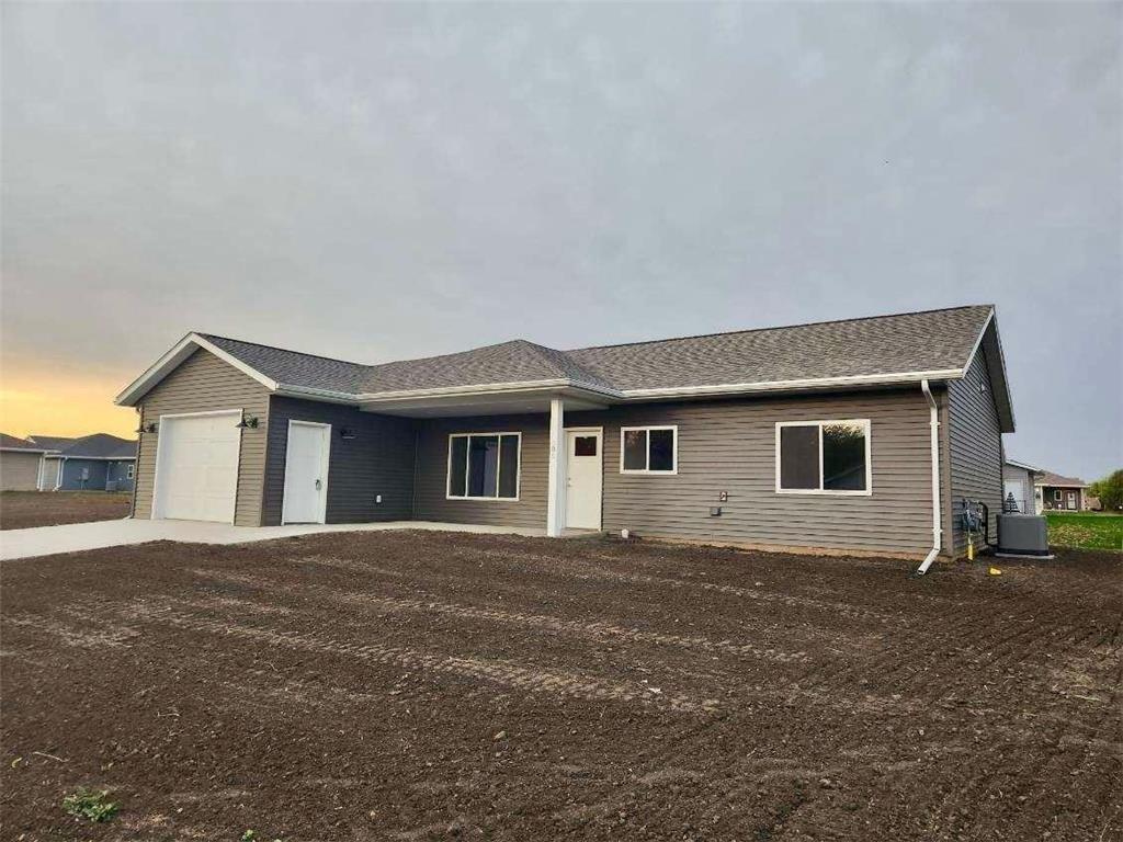 Oslo Ave, Marshall, MN 56258