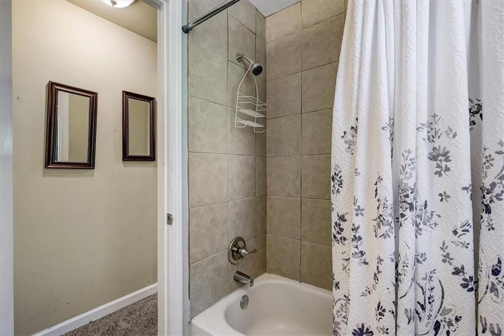 Suwanee Cir Se, Atlanta, GA 30315