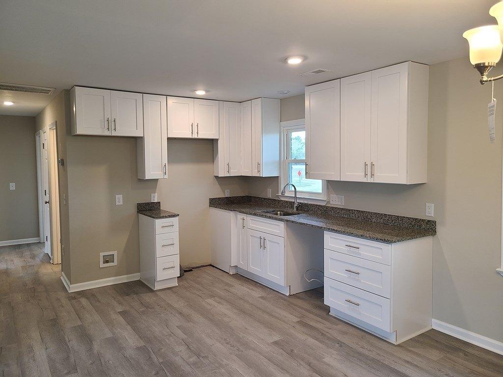 Longview Dr, Kinston, NC 28504
