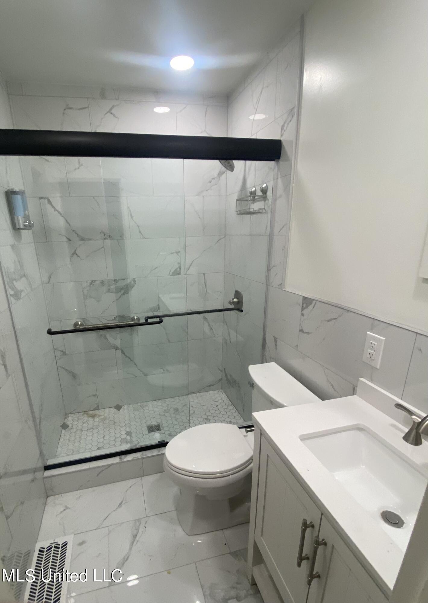 E Northside Dr, Jackson, MS 39206