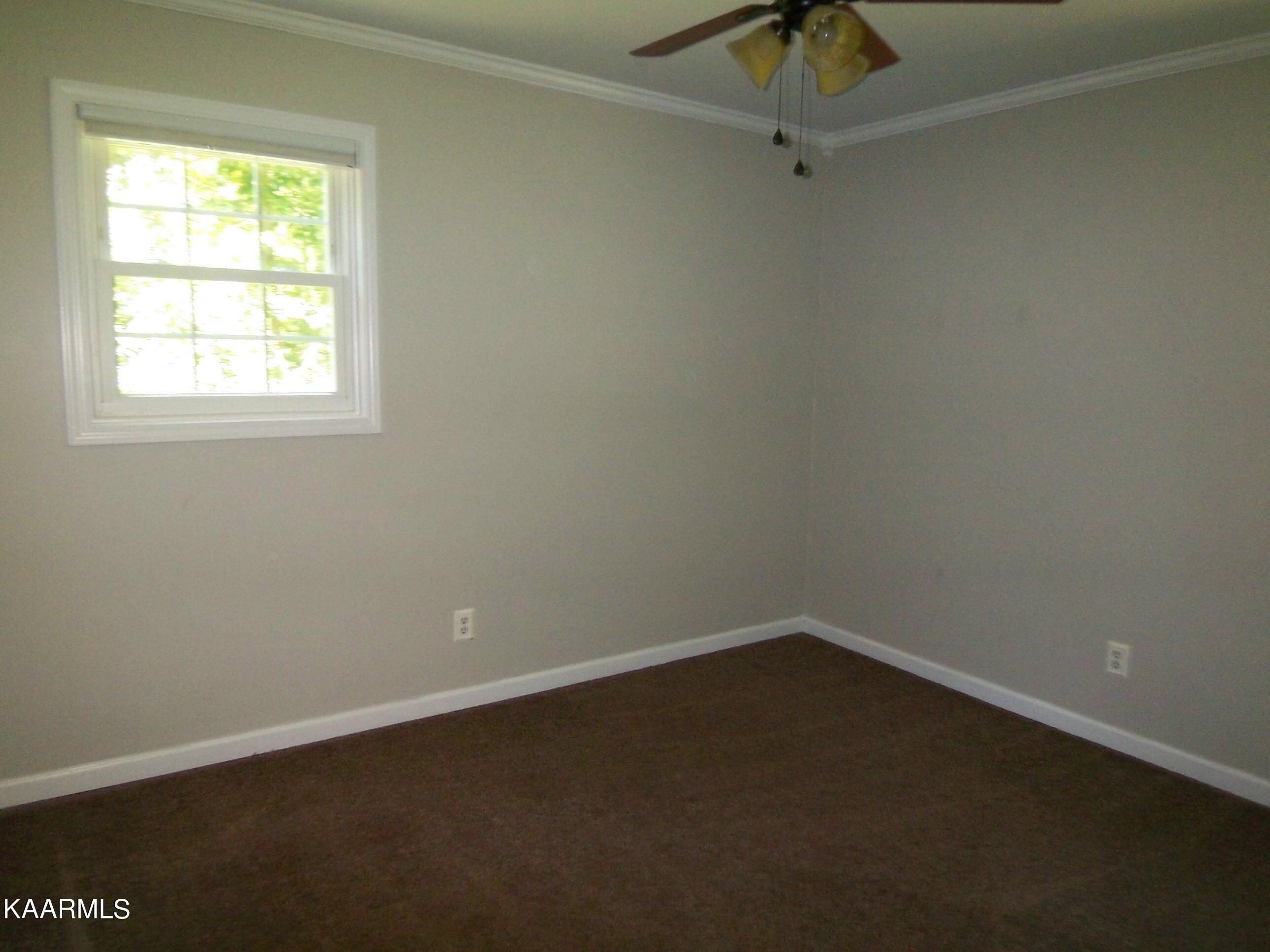 Hondo Dr, Crossville, TN 38572
