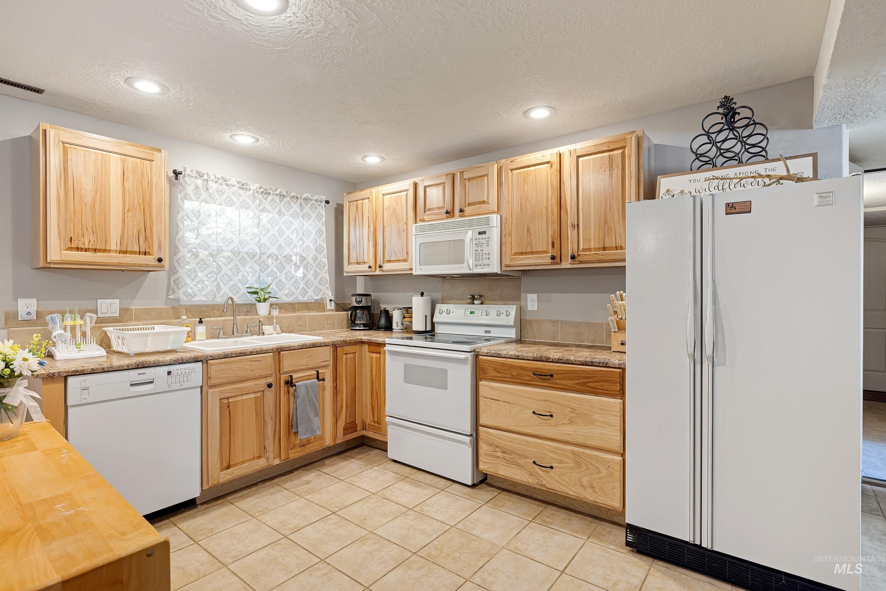 E Victory Rd, Meridian, ID 83642