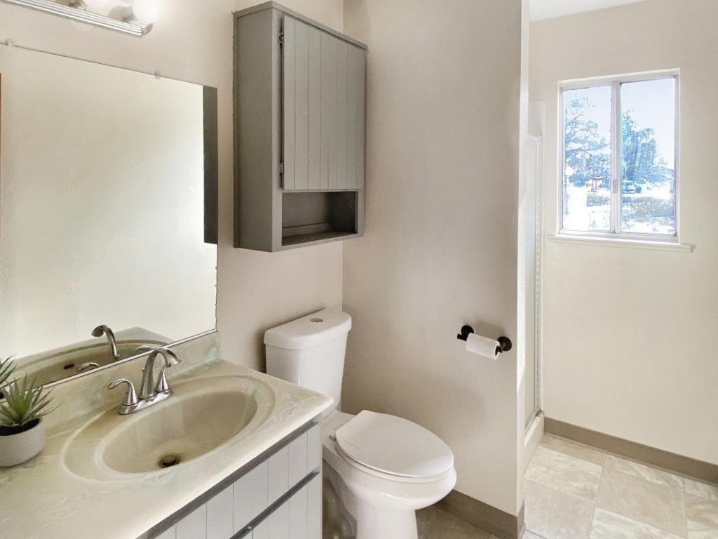Lakeside Dr, Weed, CA 96094