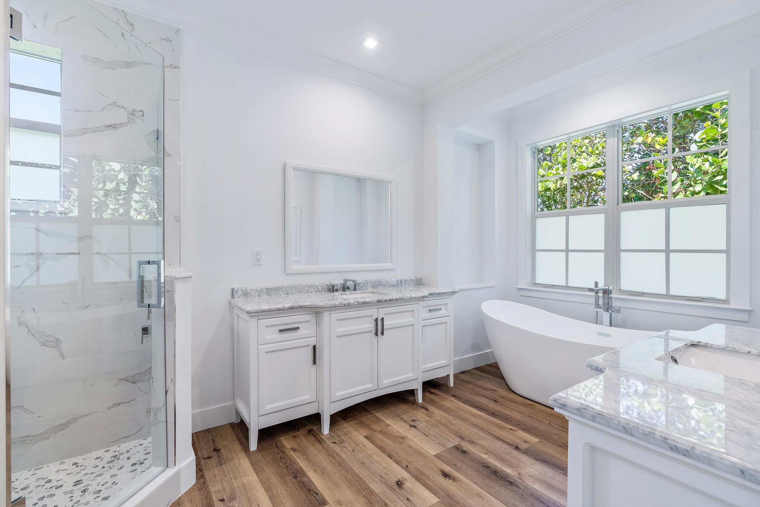 Se Asaro St, Hobe Sound, FL 33455