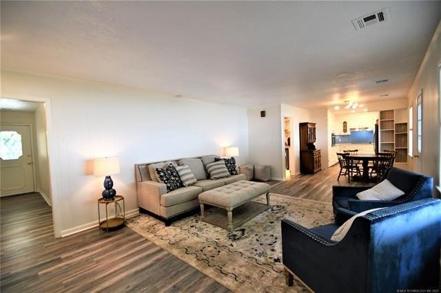 S Broadway Blvd, Ada, OK 74820