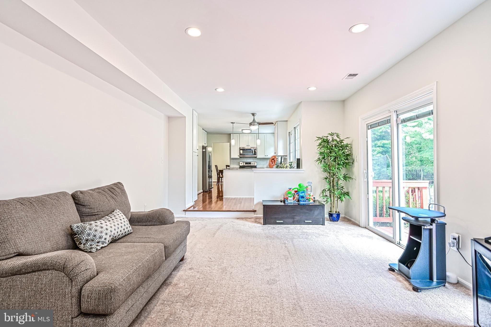 Point Rider Ln, Herndon, VA 20171