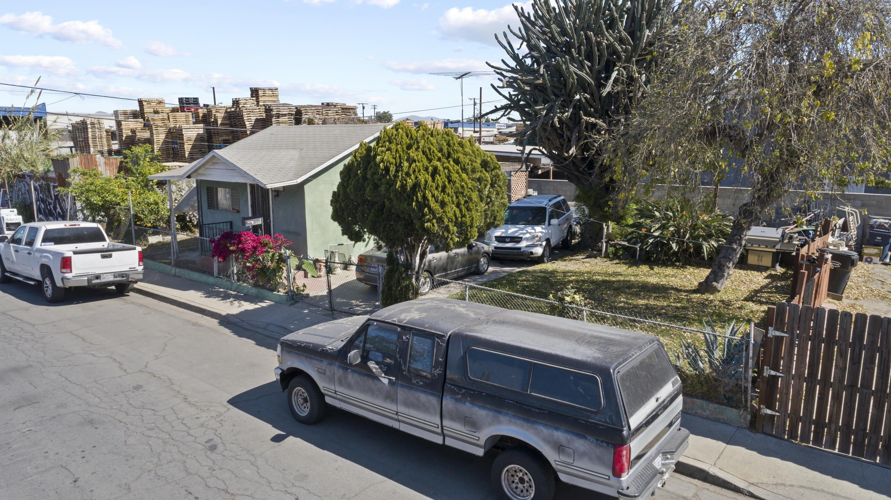 Watts Ave, Los Angeles, CA 90059
