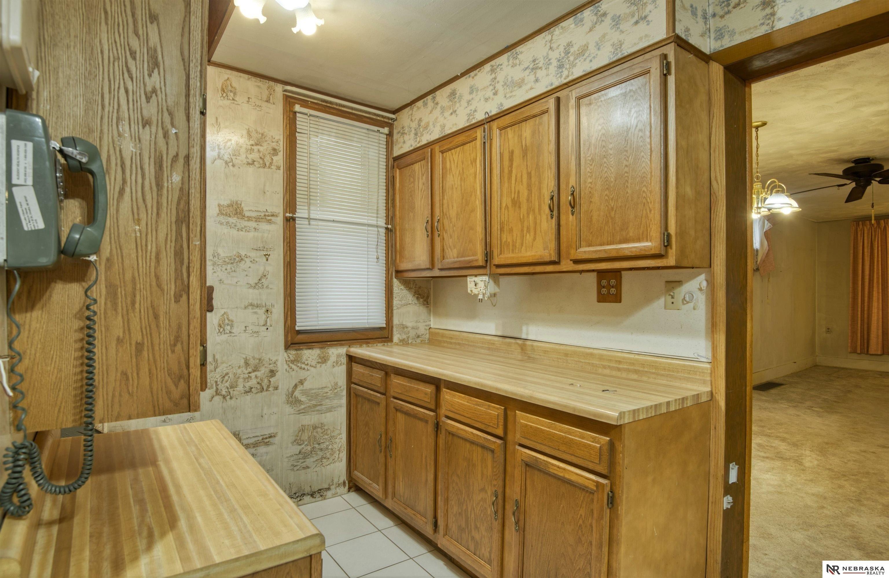 S 27th St, Omaha, NE 68107