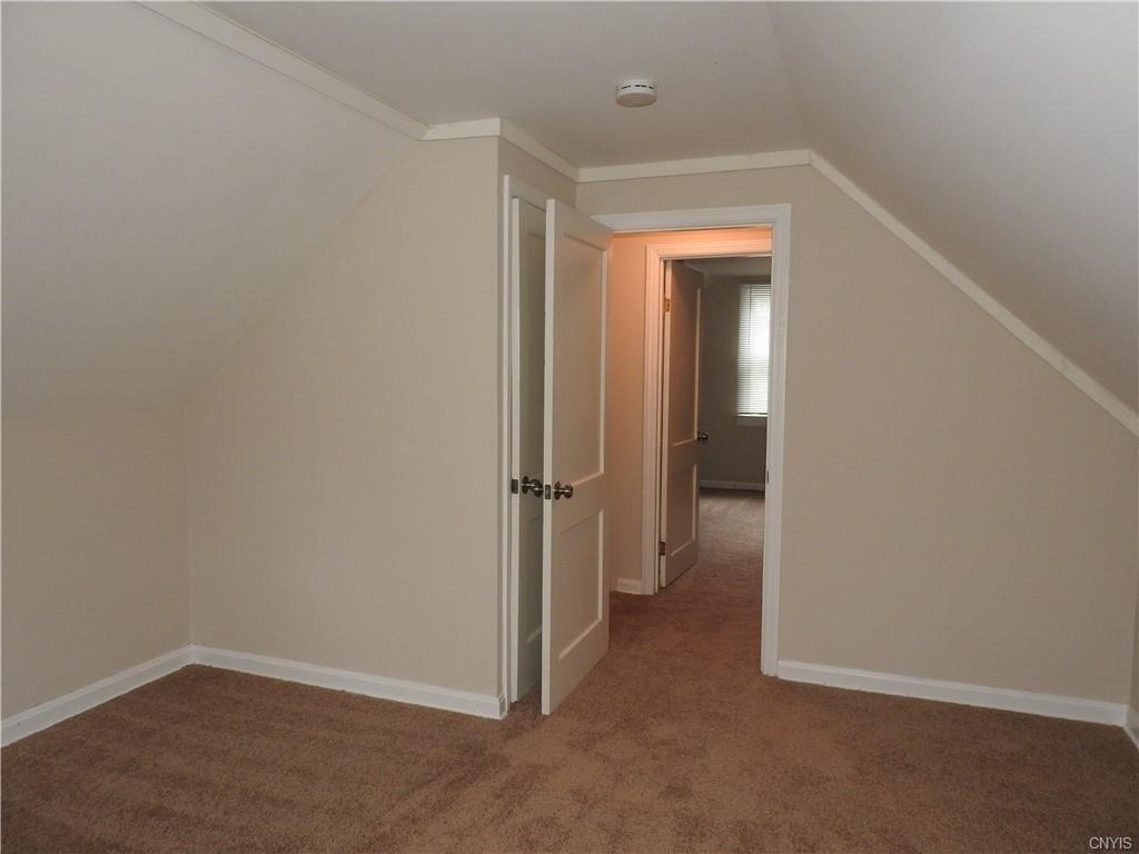 Ridge Ave, Liverpool, NY 13088