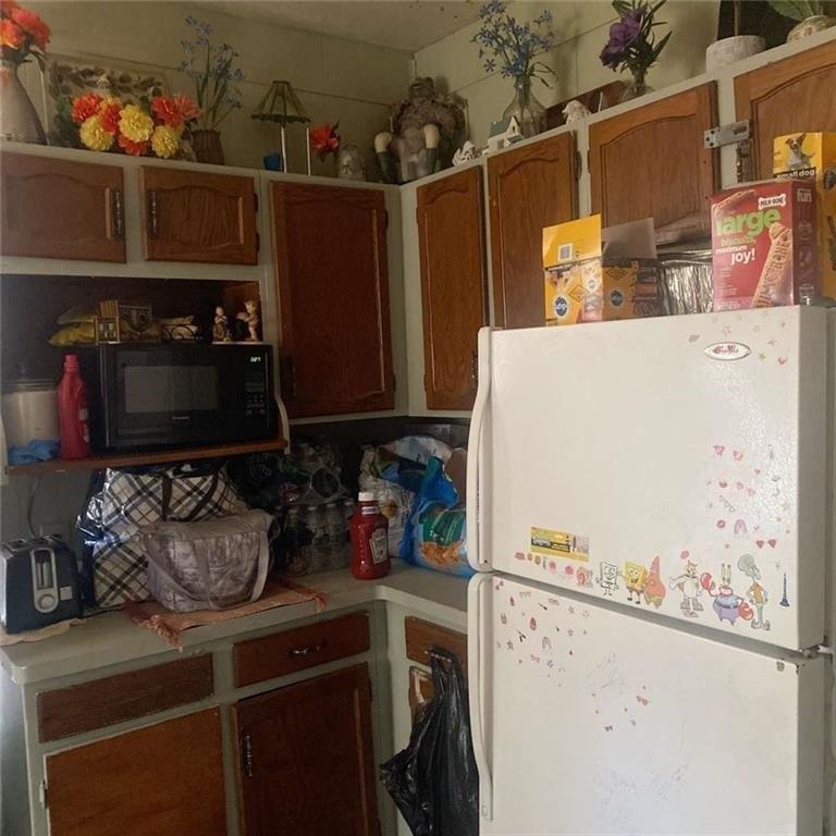 Roycroft Dr, Rochester, NY 14621