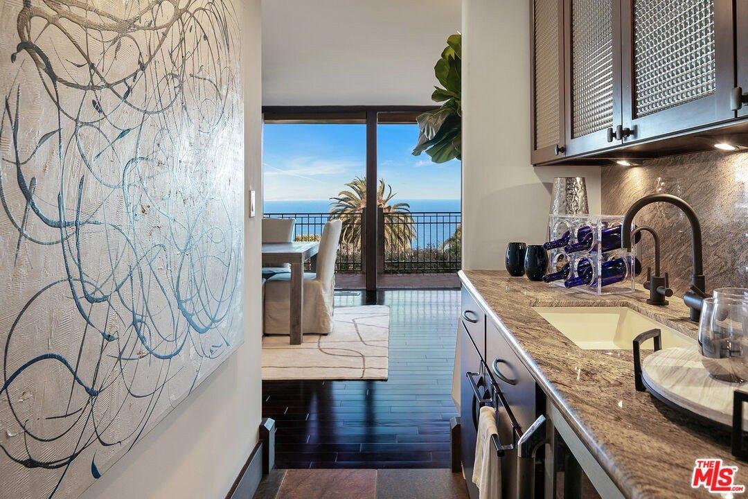 Resolano Dr, Pacific Palisades, CA 90272