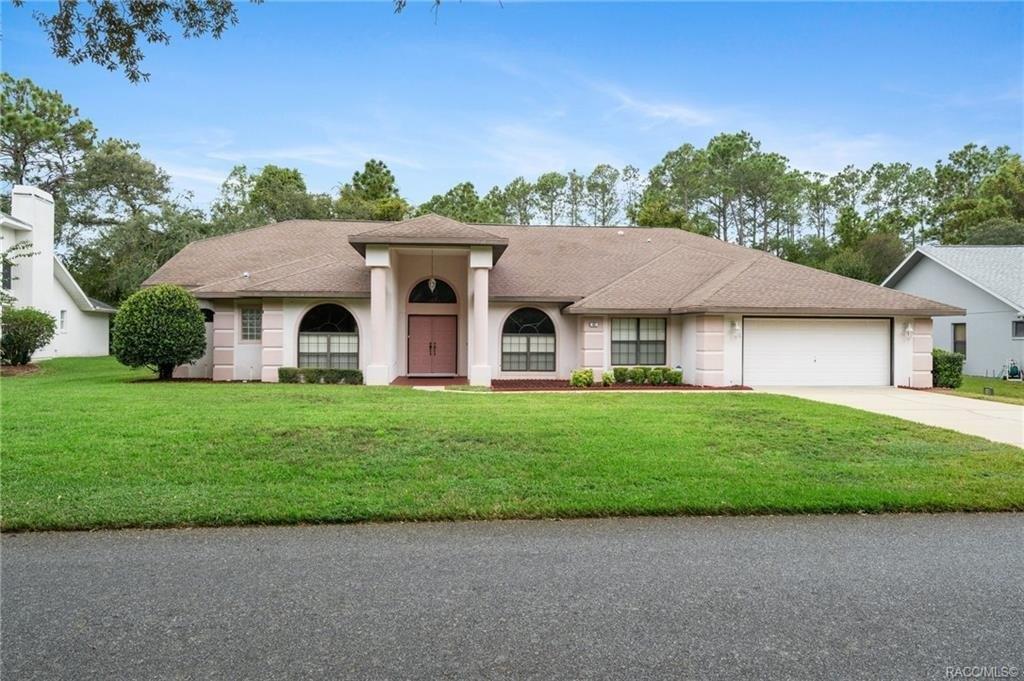 Pine Dr, Homosassa, FL 34446