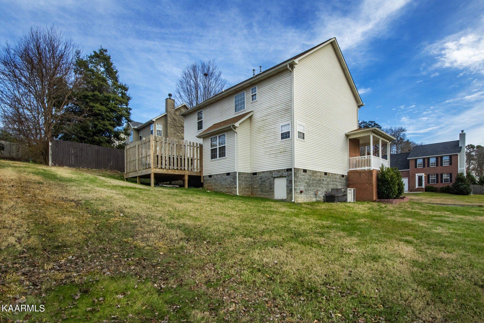 Emerald Forest Ln, Powell, TN 37849