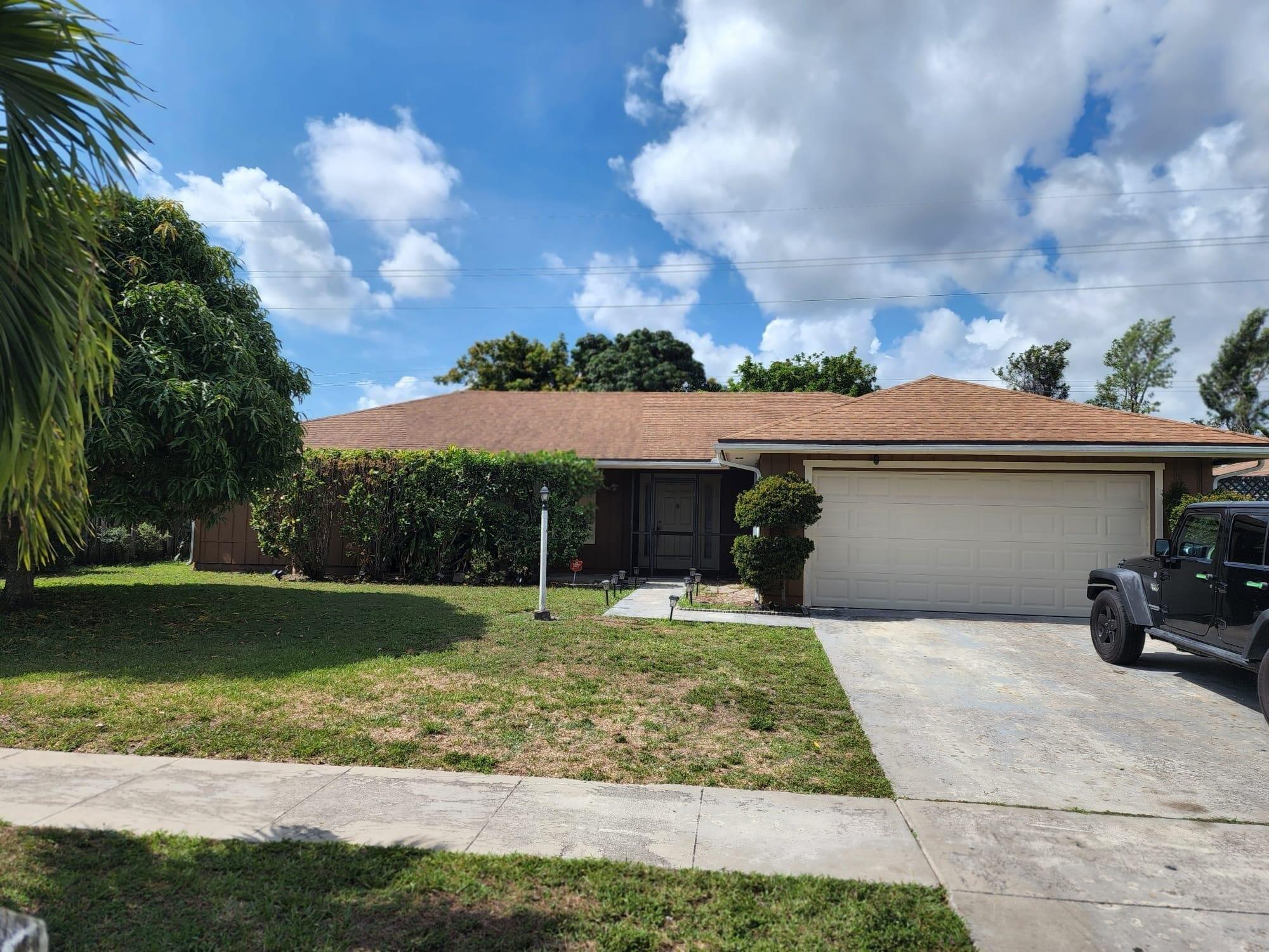 Canterbury Dr S, Riviera Beach, FL 33407
