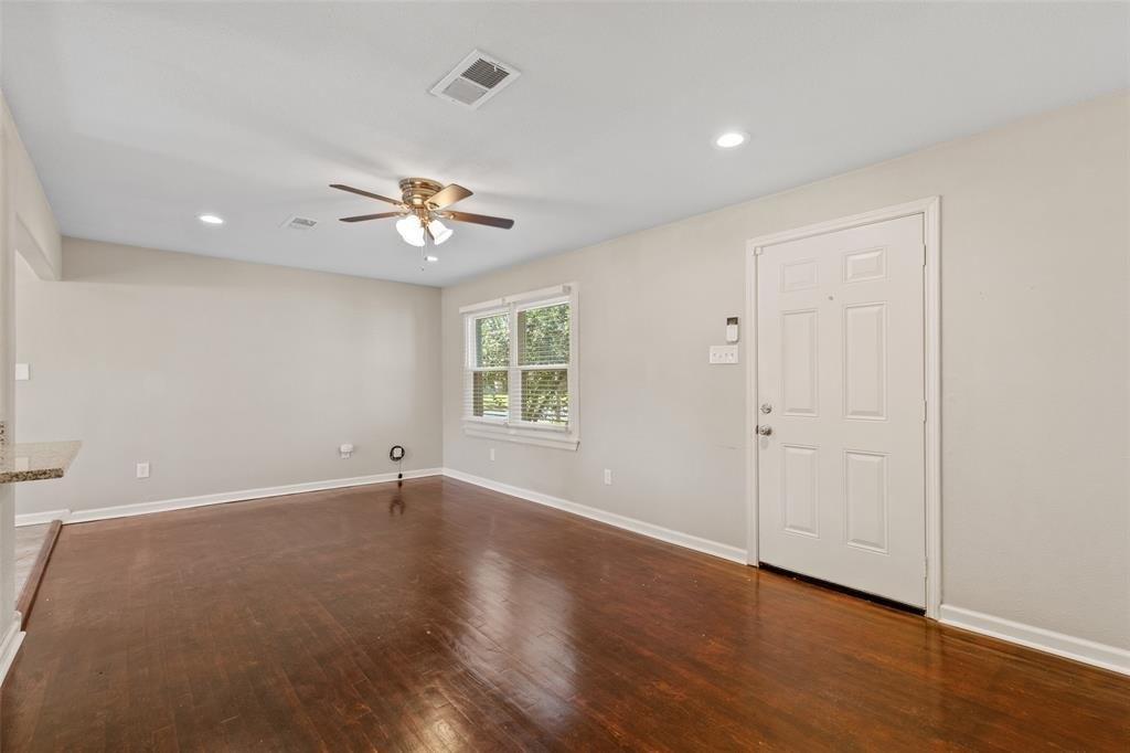 Lavon Dr, Richland Hills, TX 76118