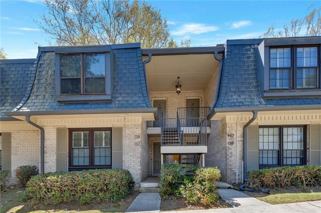 Woodmere Sq Nw, Atlanta, GA 30327
