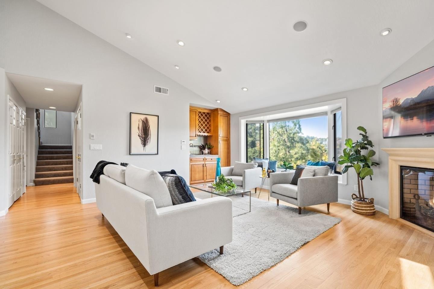 Madera Ave, San Carlos, CA 94070