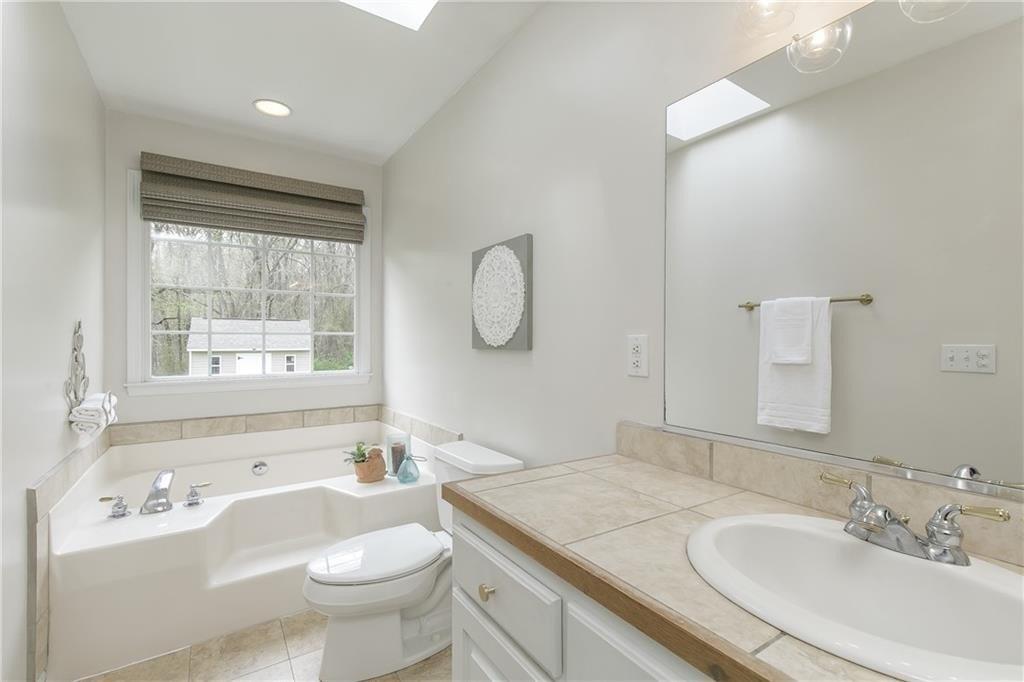 Long Meadow Dr, Mebane, NC 27302