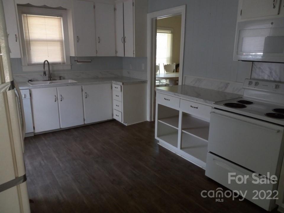 N Central Ave, Belmont, NC 28012