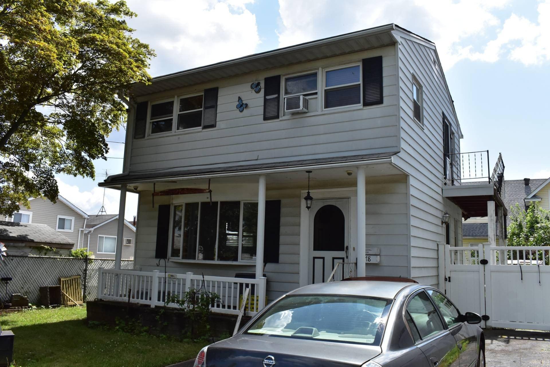 Parkinson Ave, Staten Island, NY 10305
