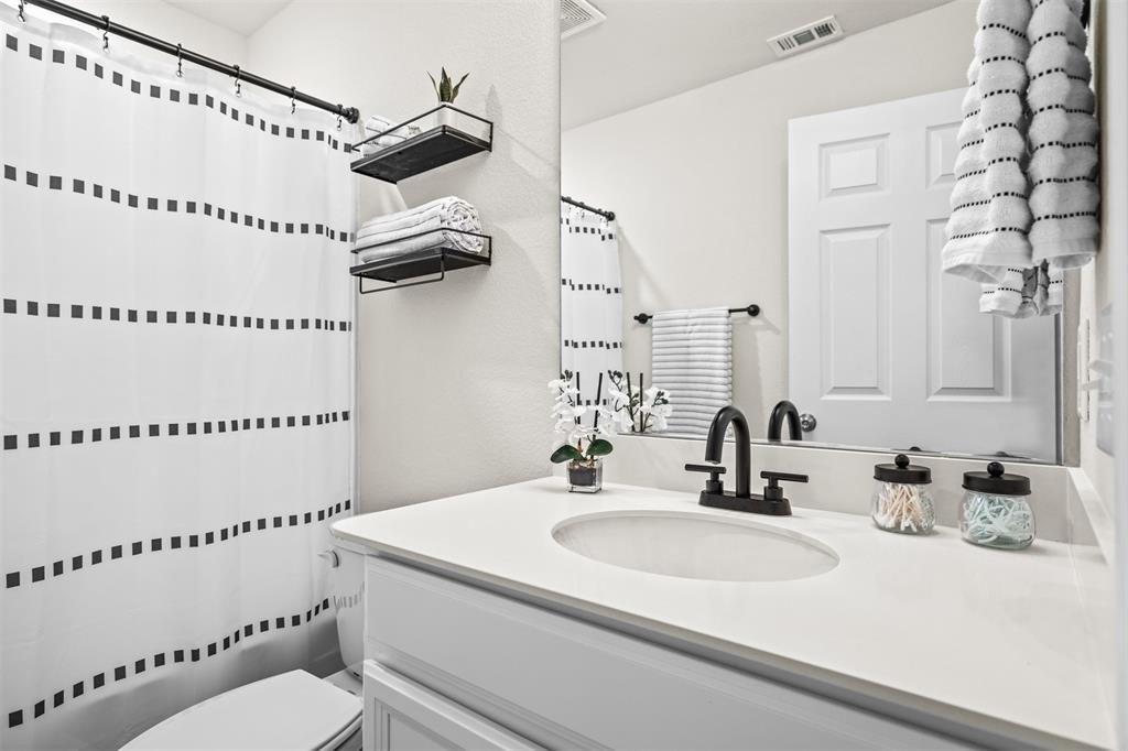 Binfield Dr, Forney, TX 75126