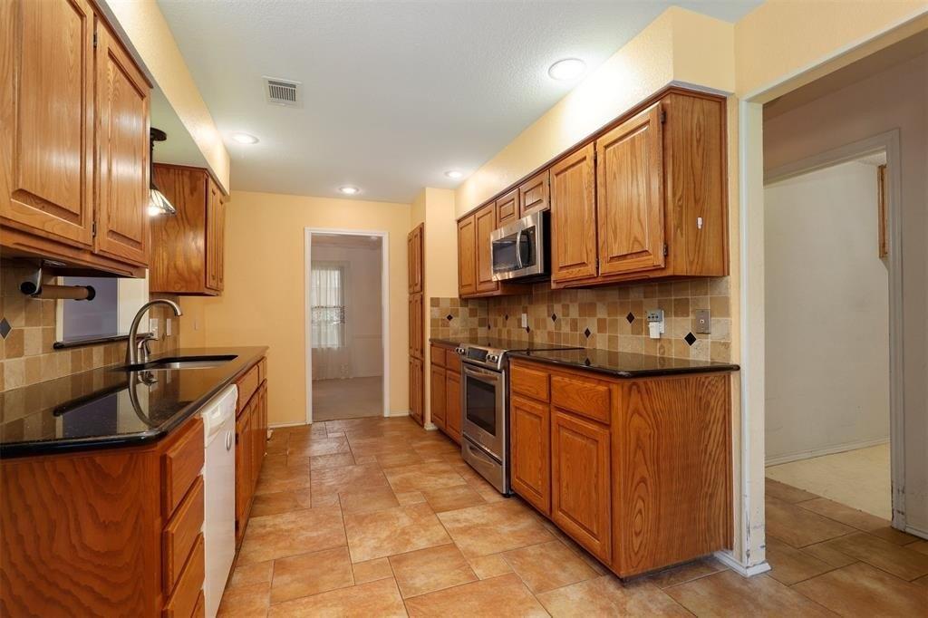 Saddle Ridge Rd, Arlington, TX 76016