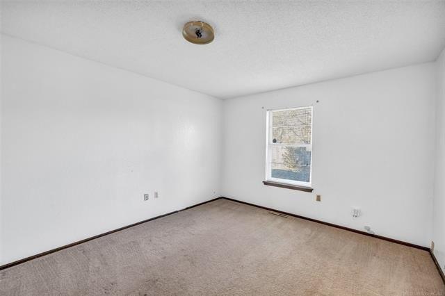 N Zenith Ave, Tulsa, OK 74127