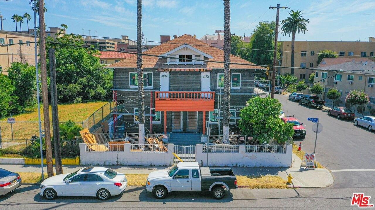 W 30th St, Los Angeles, CA 90007