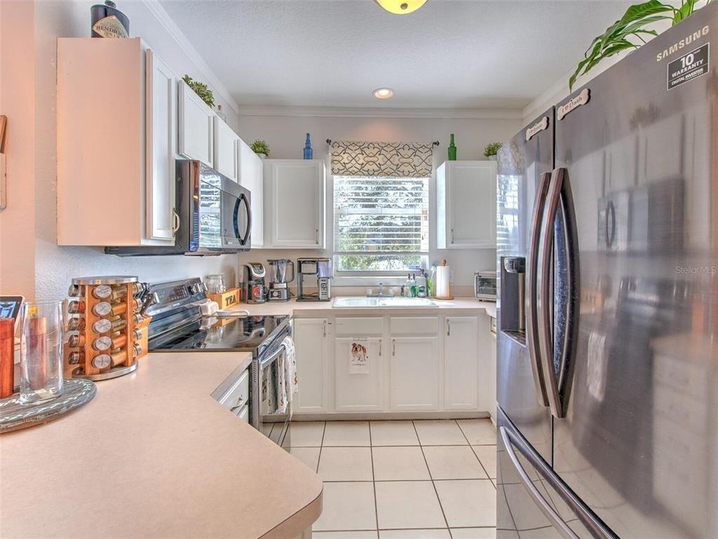 Country White Cir, Tampa, FL 33635