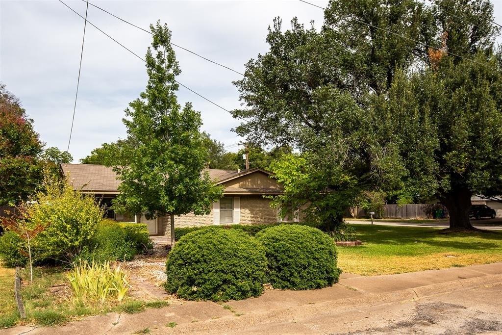 E Avenue C, Waxahachie, TX 75165