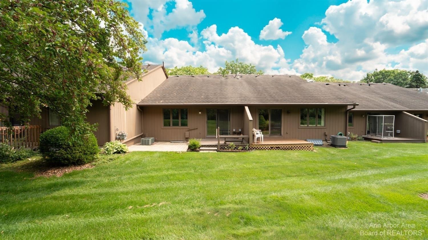 Place, Saline, MI 48176