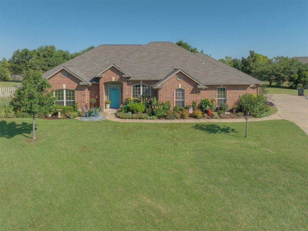 Graces Cir, Edmond, OK 73025