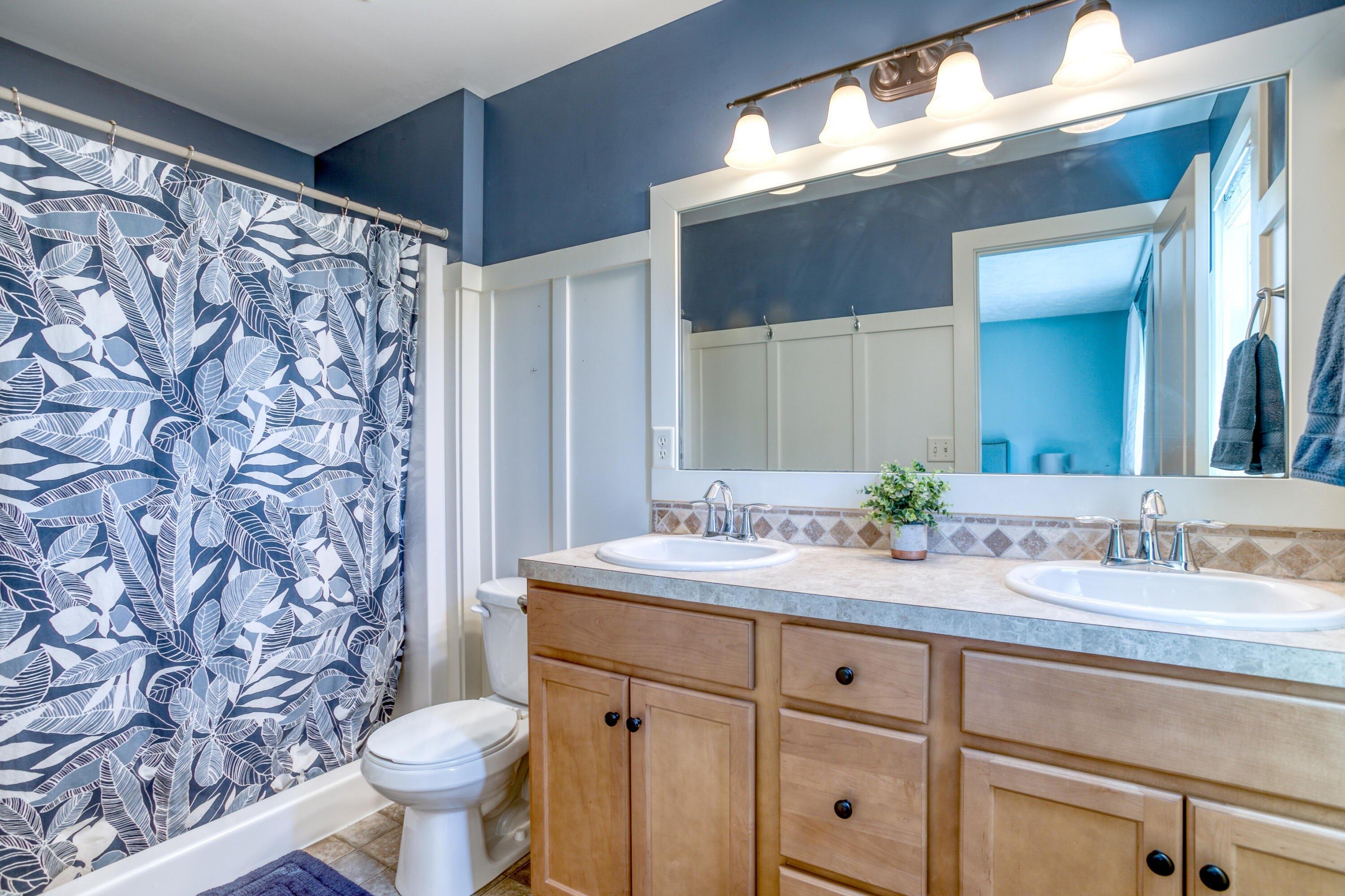 Rosewood St, Hudsonville, MI 49426