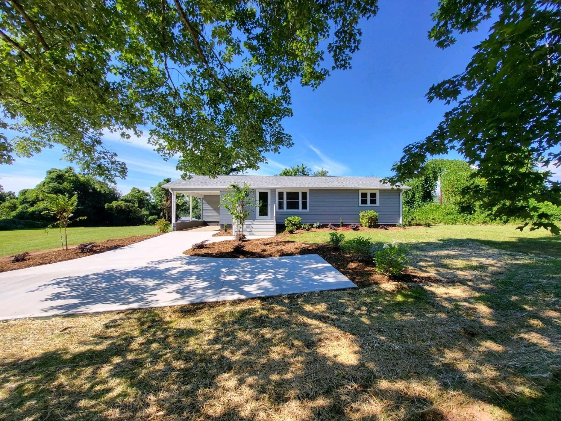 Kirkland Ave, Landrum, SC 29356