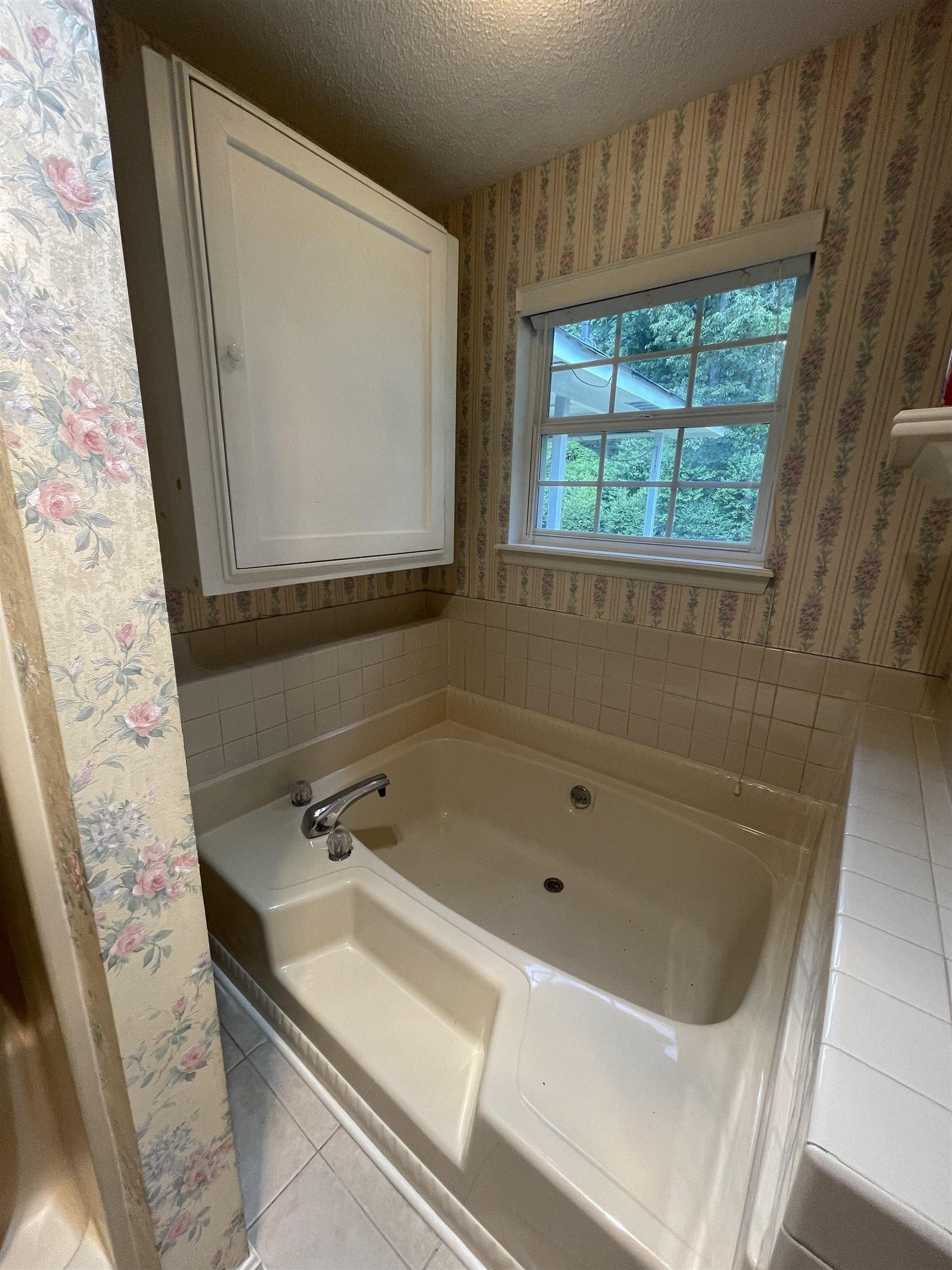 Bowen Dr, Warner Robins, GA 31088