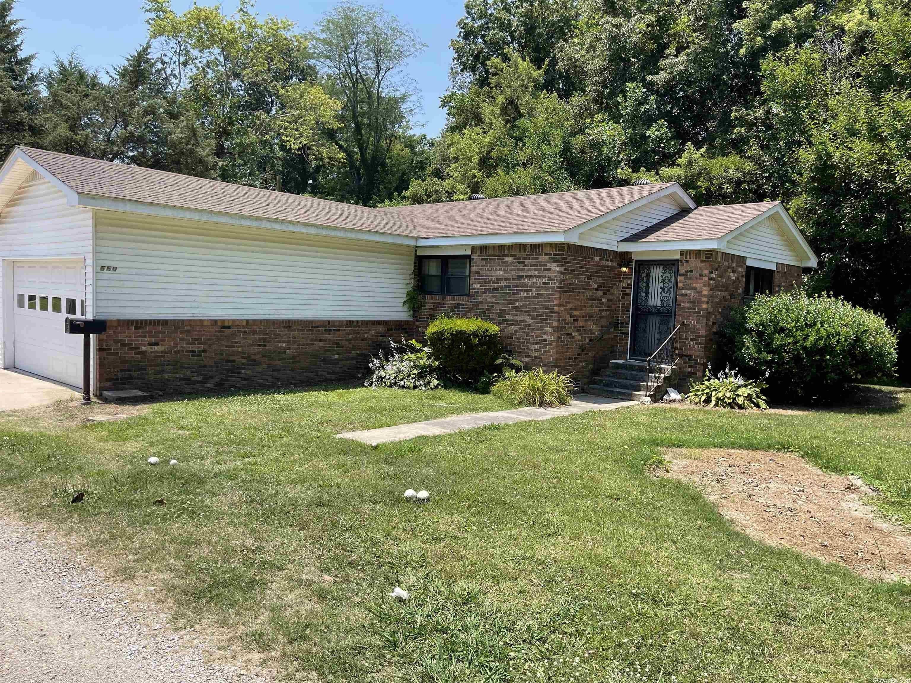 W Cherry St, Piggott, AR 72454