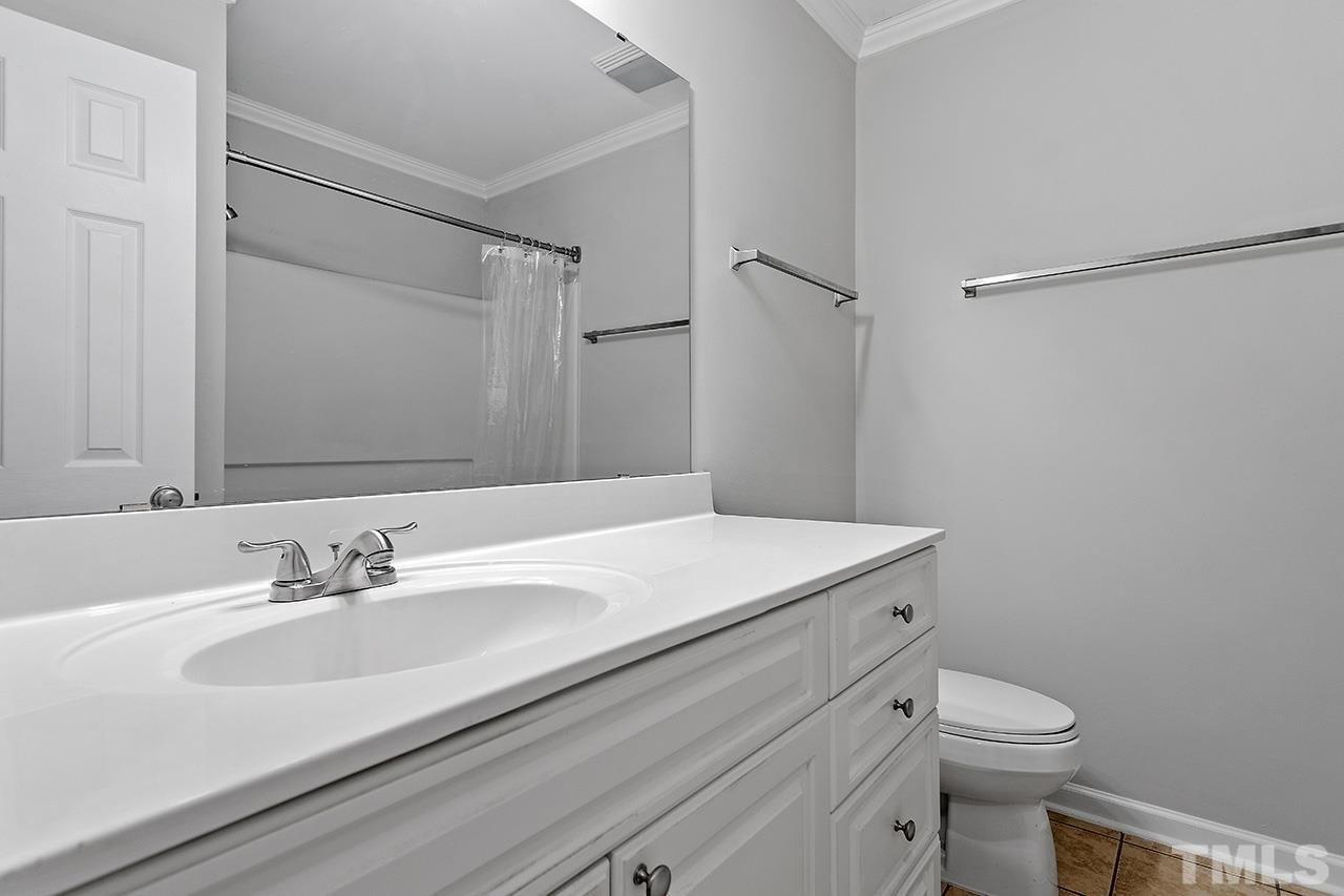 Kingswood Dr, Chapel Hill, NC 27517