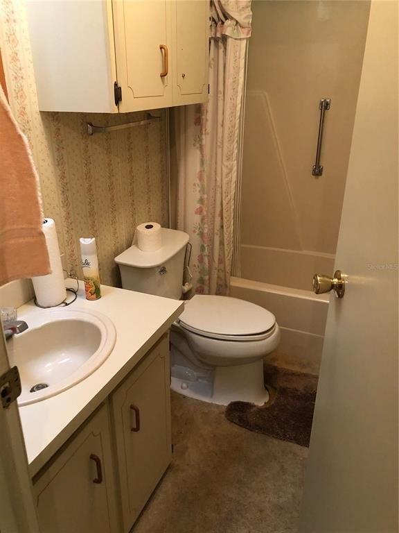 Loretta Ct, Zephyrhills, FL 33542