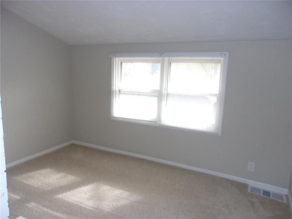 N Cedar St, Belle Plaine, MN 56011