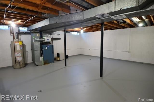 W 13 Mile Rd, Royal Oak, MI 48073